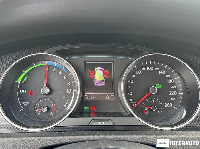 Volkswagen Golf GTE 39 interauto-car