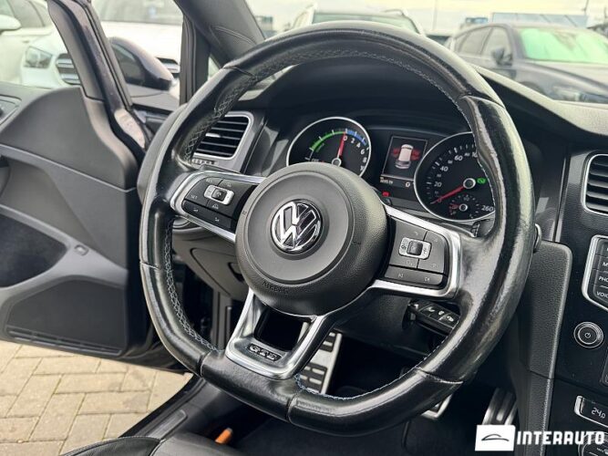 Volkswagen Golf GTE 38 interauto-car