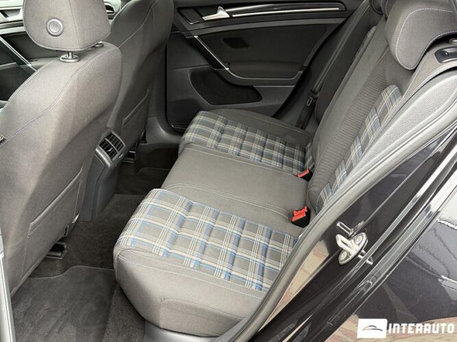 Volkswagen Golf GTE 42 interauto-car