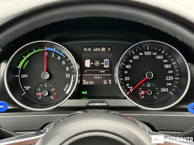 Volkswagen Golf GTE 37 interauto-car