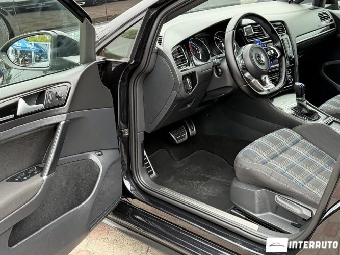 Volkswagen Golf GTE 32 interauto-car