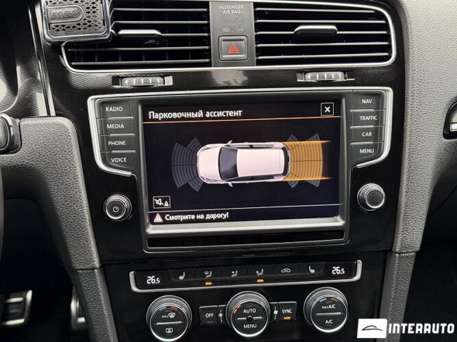 Volkswagen Golf GTE 38 interauto-car