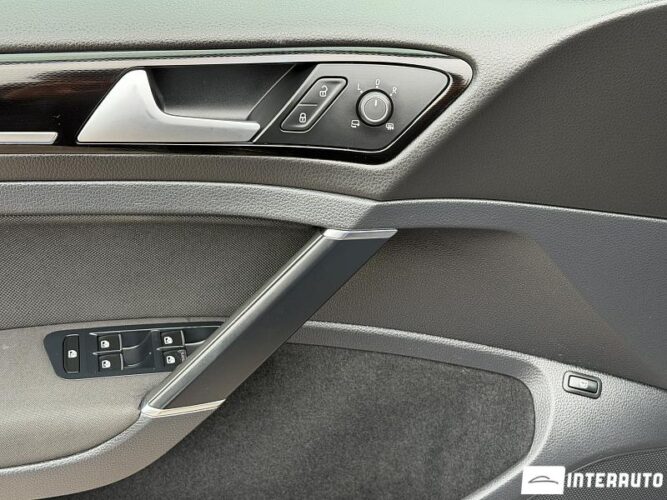 Volkswagen Golf GTE 33 interauto-car