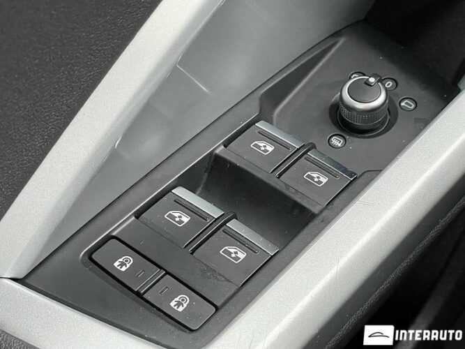 Audi Q3 34 interauto-car