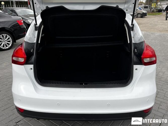 Ford Focus 43 interauto-car
