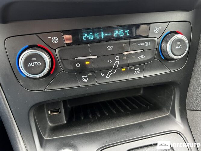 Ford Focus 40 interauto-car