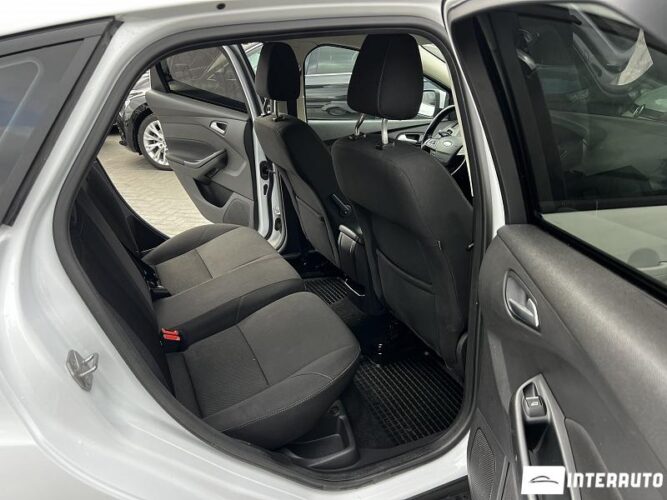 Ford Focus 36 interauto-car
