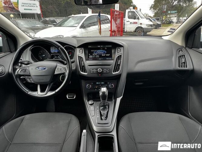 Ford Focus 37 interauto-car