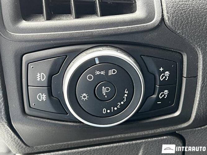 Ford Focus 41 interauto-car