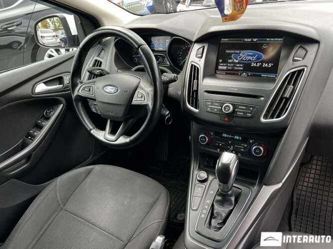 Ford Focus 32 interauto-car