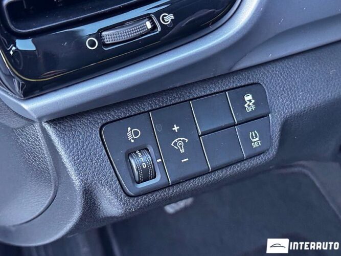 Kia Stonic 51 interauto-car