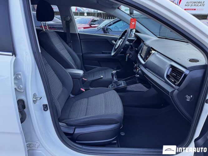 Kia Stonic 44 interauto-car