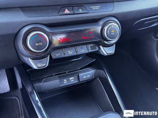 Kia Stonic 42 interauto-car