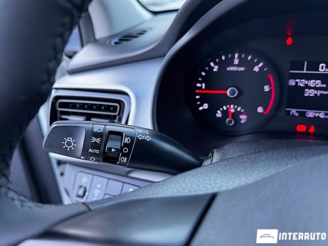 Kia Stonic 48 interauto-car