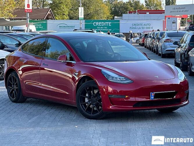 Tesla Model 3 31 interauto-car