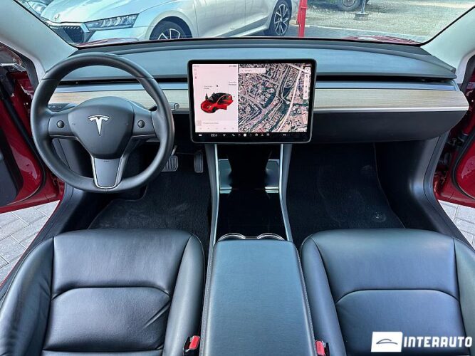 Tesla Model 3 35 interauto-car