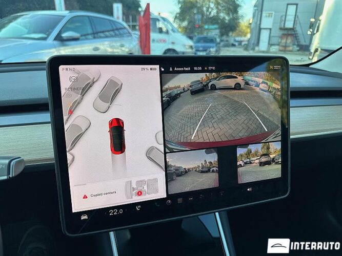 Tesla Model 3 37 interauto-car