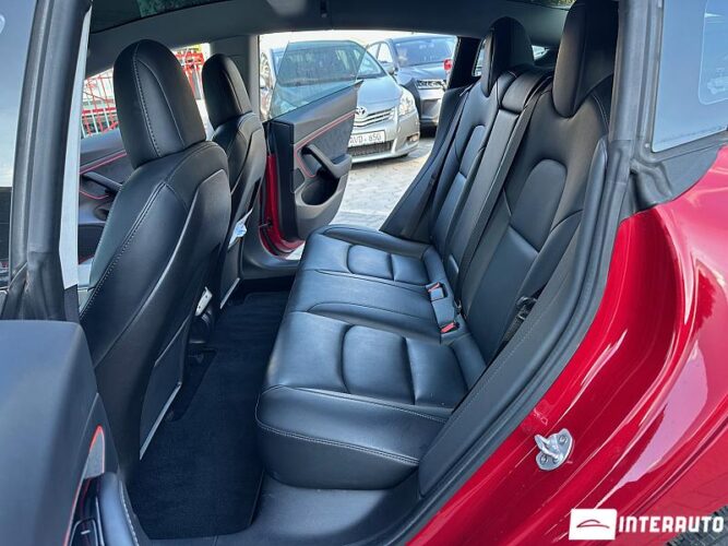 Tesla Model 3 43 interauto-car