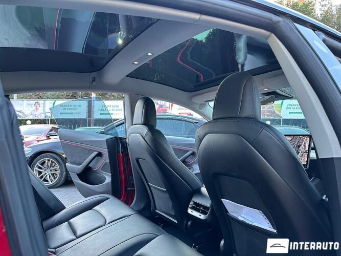 Tesla Model 3 41 interauto-car