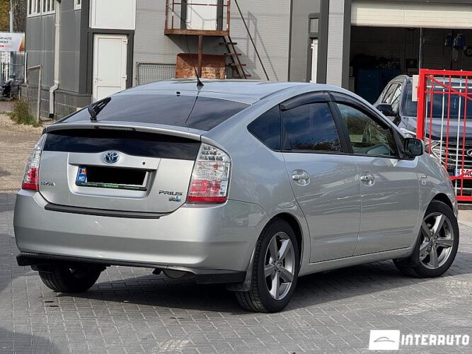 Toyota Prius 32 interauto-car