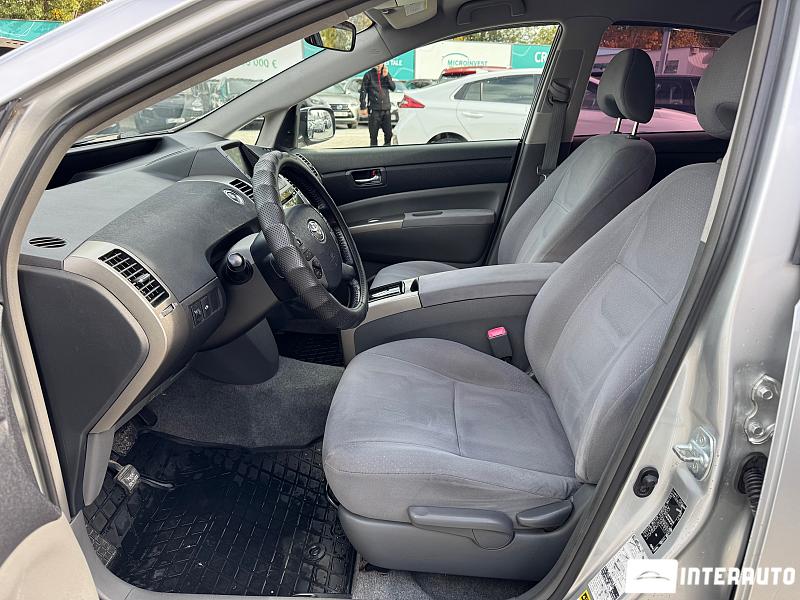 Toyota Prius 15 automobil-interauto