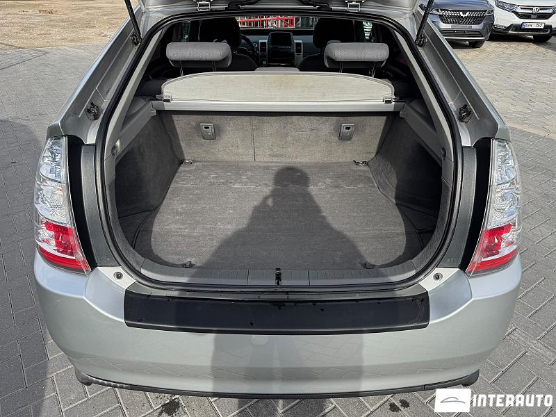 Toyota Prius 28 automobil-interauto