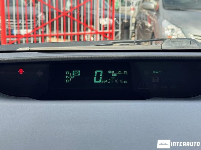 Toyota Prius 37 interauto-car
