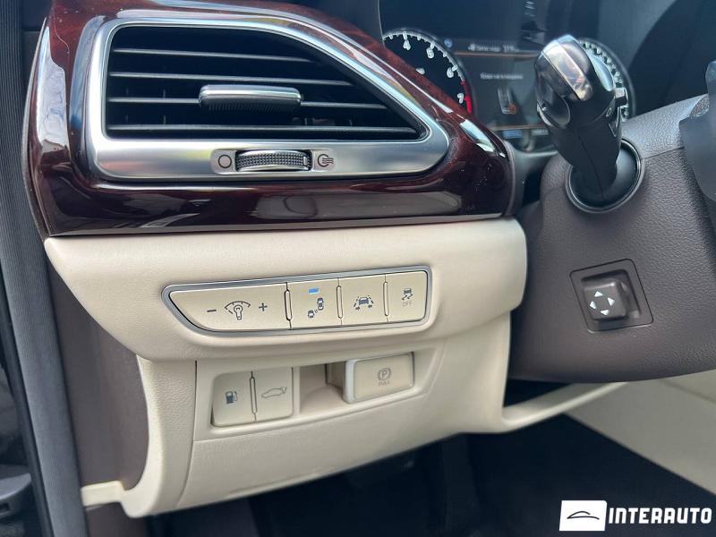 Hyundai Genesis 26 automobil-interauto