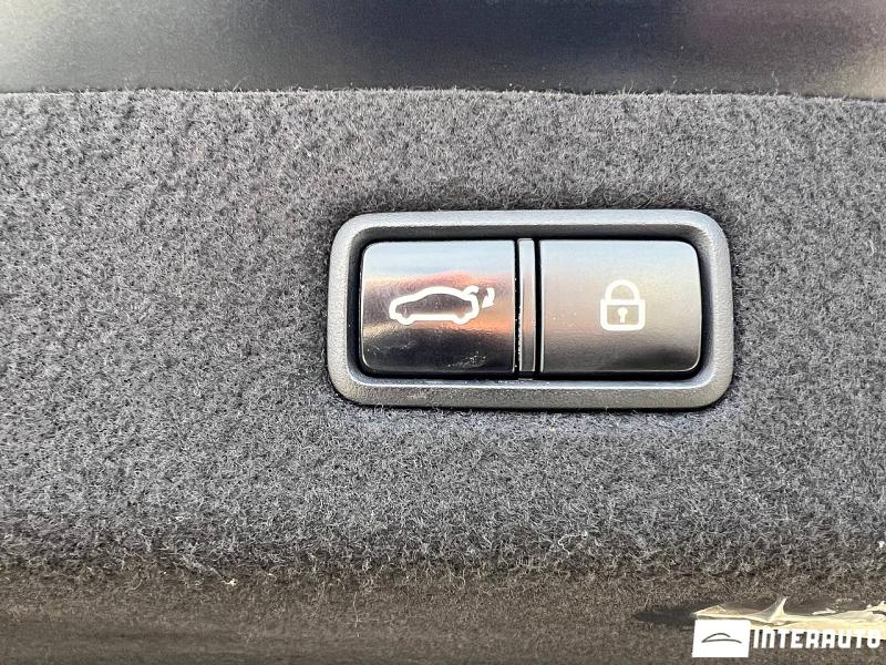 Hyundai Genesis 37 automobil-interauto