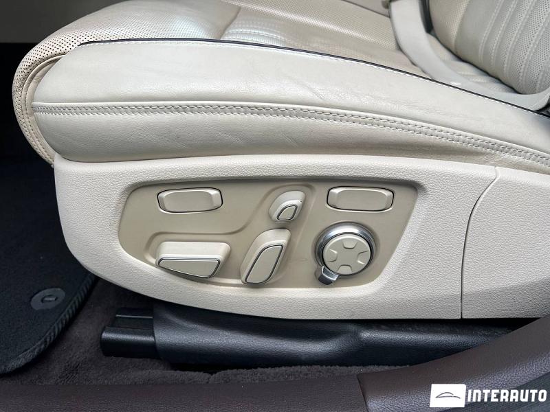 Hyundai Genesis 27 automobil-interauto