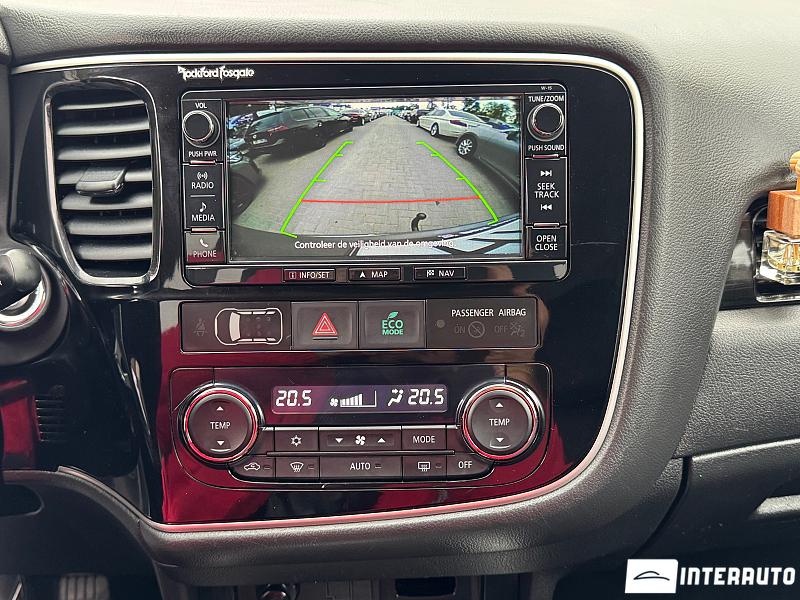 Mitsubishi Outlander 20 automobil-interauto