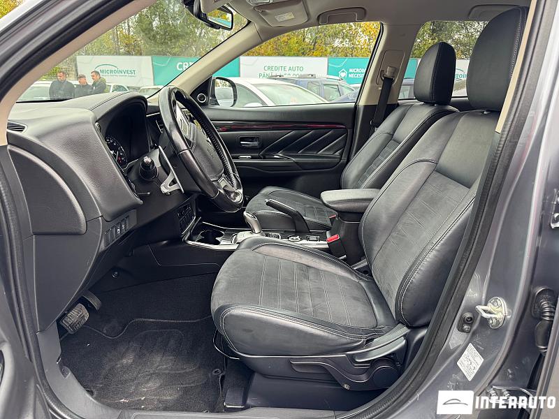Mitsubishi Outlander 16 automobil-interauto