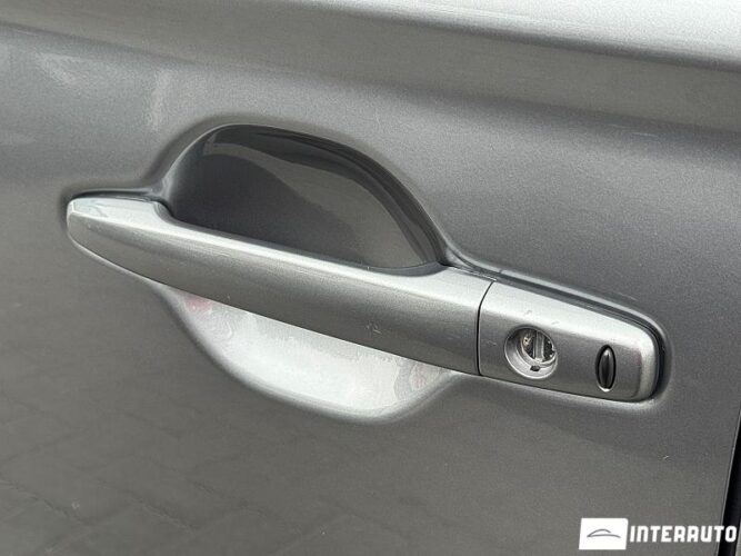 Mitsubishi Outlander 46 interauto-car