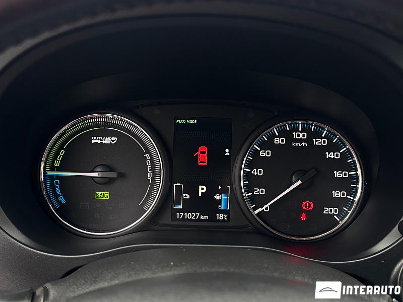 Mitsubishi Outlander 19 automobil-interauto