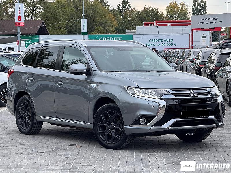 Mitsubishi Outlander 13 automobil-interauto