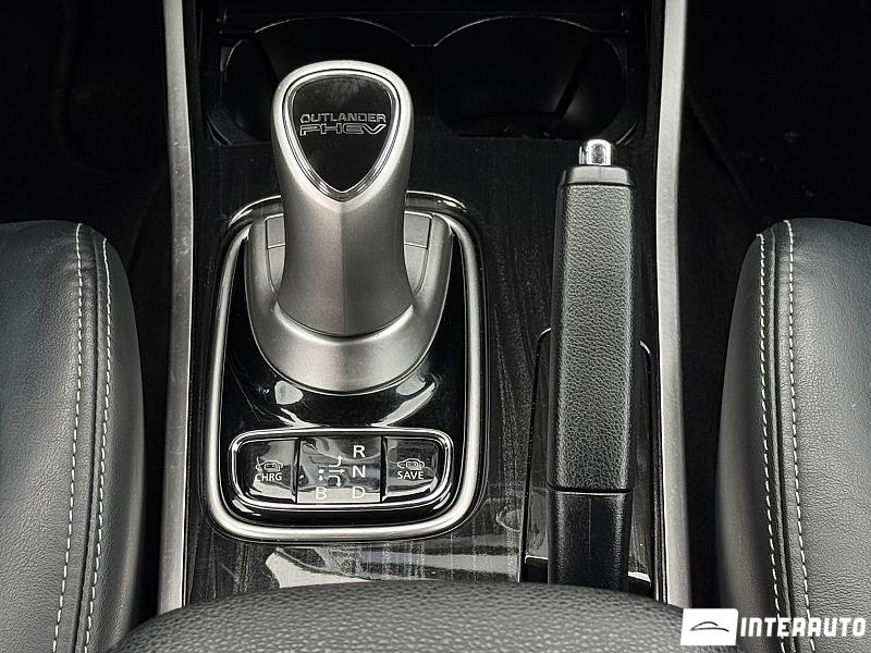 Mitsubishi Outlander 21 automobil-interauto