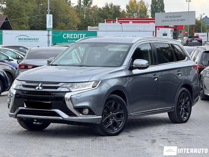 Mitsubishi Outlander 29 interauto-car