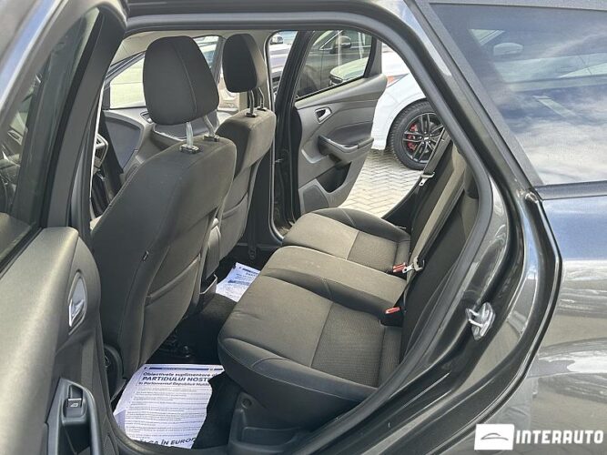 Ford Focus 43 interauto-car