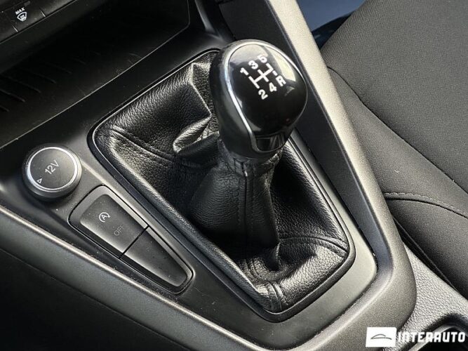 Ford Focus 42 interauto-car