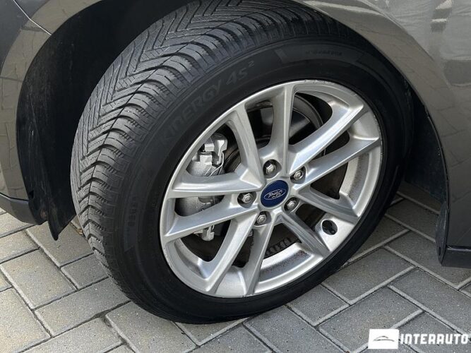 Ford Focus 48 interauto-car