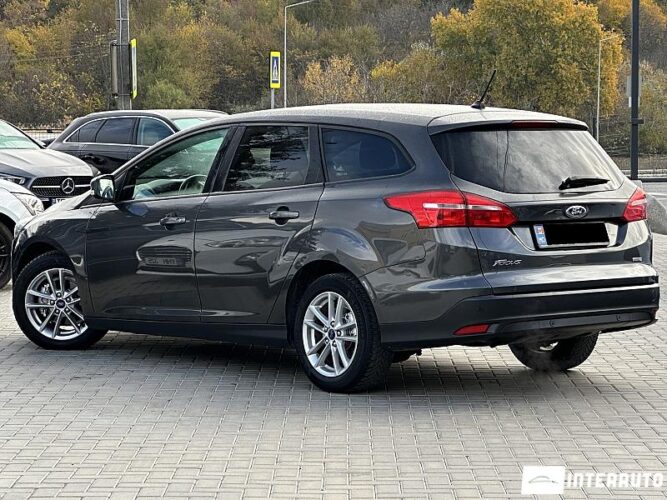 Ford Focus 34 interauto-car