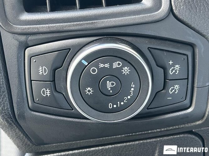 Ford Focus 47 interauto-car