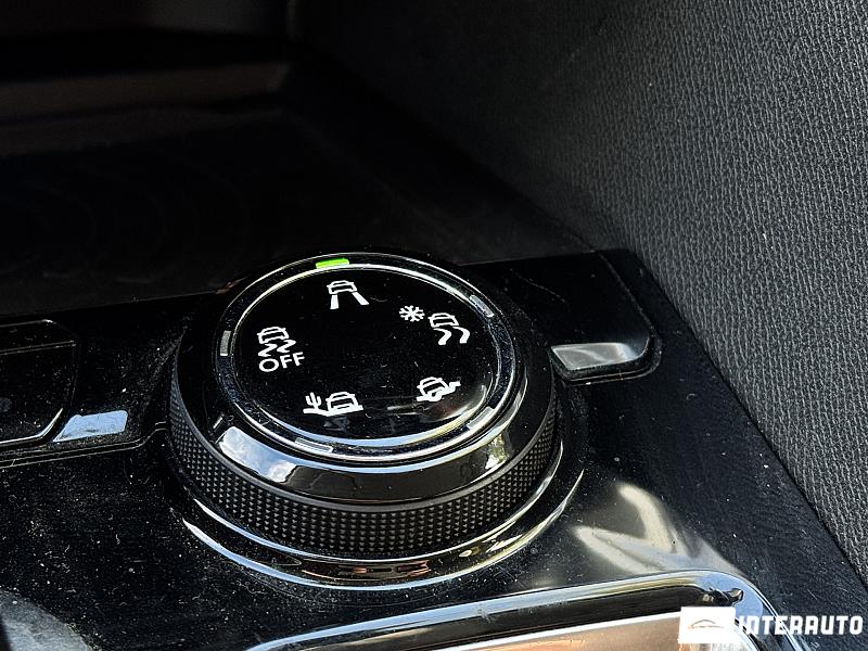 Peugeot 3008 28 automobil-interauto