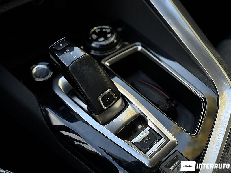 Peugeot 3008 27 automobil-interauto