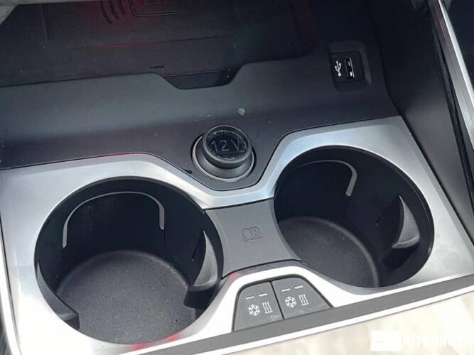 BMW X6 4.0i 53 interauto-car