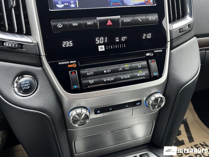 Toyota Land Cruiser 49 interauto-car