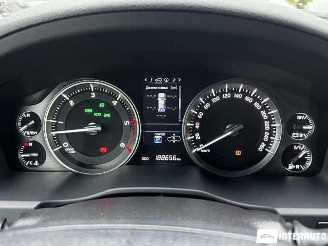 Toyota Land Cruiser 47 interauto-car