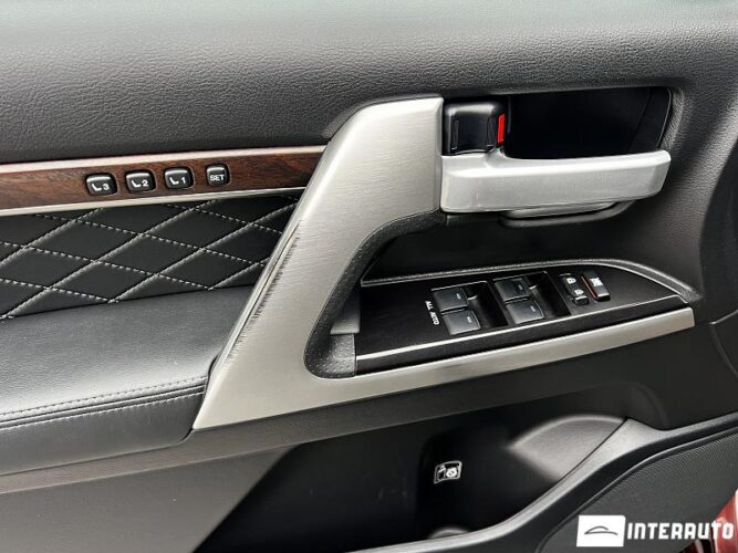 Toyota Land Cruiser 46 interauto-car