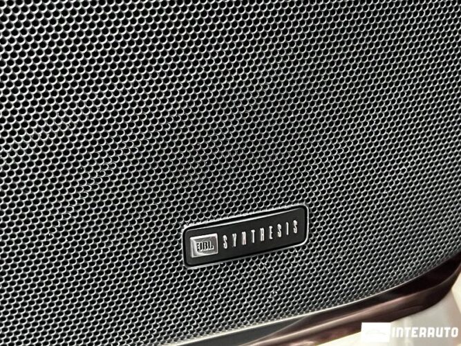 Toyota Land Cruiser 51 interauto-car