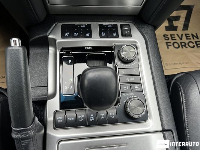 Toyota Land Cruiser 50 interauto-car